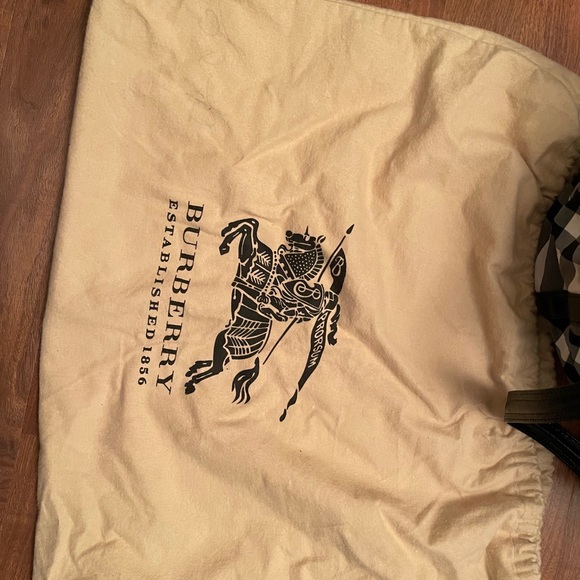 Burberry nova check AUTHENTIC diaper bag - Picture 3 of 8